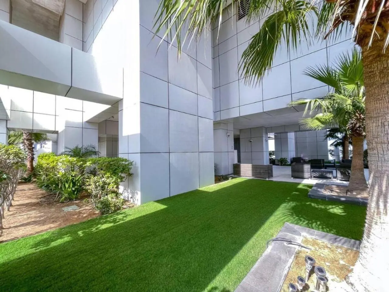 Sunrise Homes - A Modern Studio Near Jbr Beach Dubai Apartment