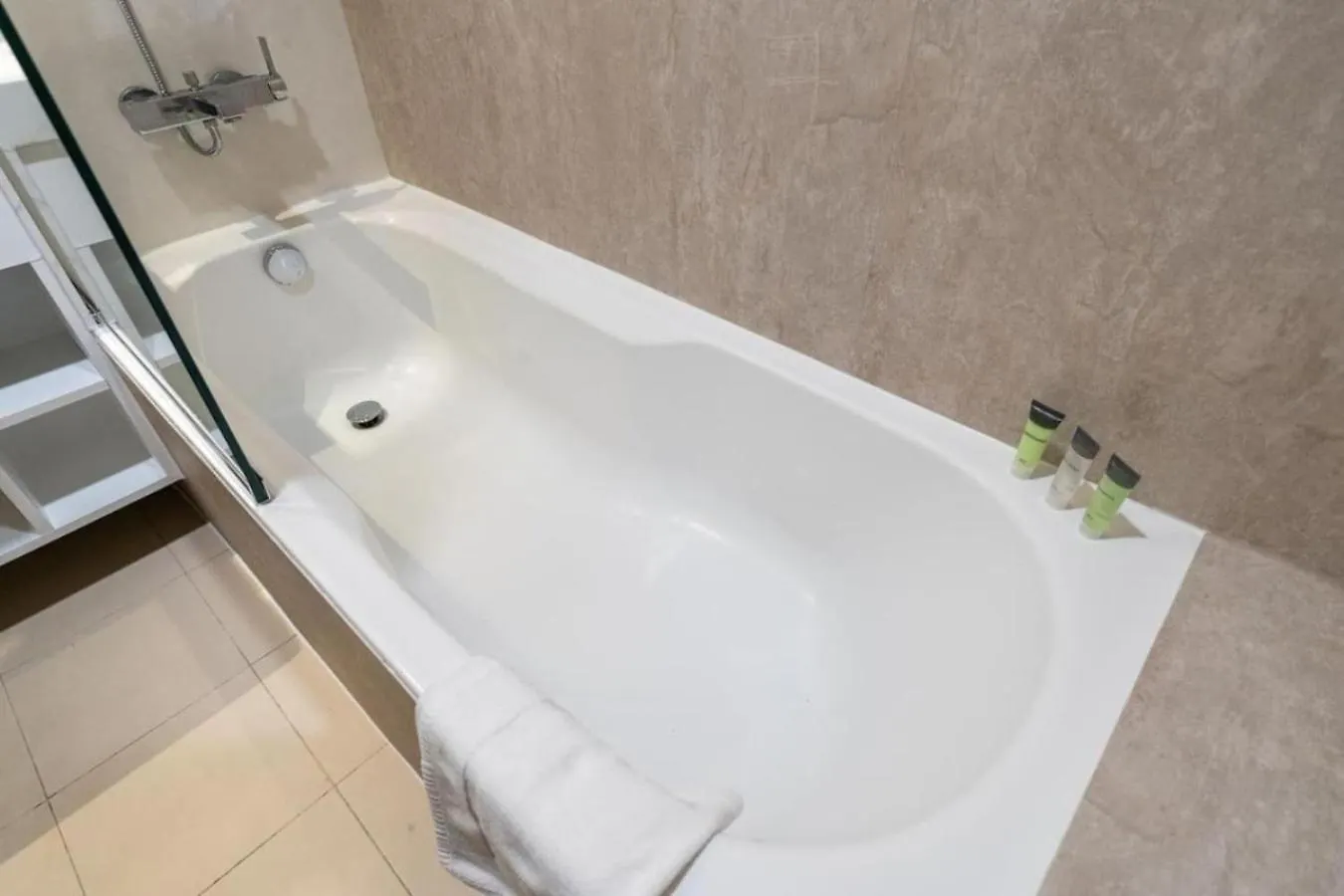 Sunrise Homes - A Modern Studio Near Jbr Beach Dubai 0*,  United Arab Emirates