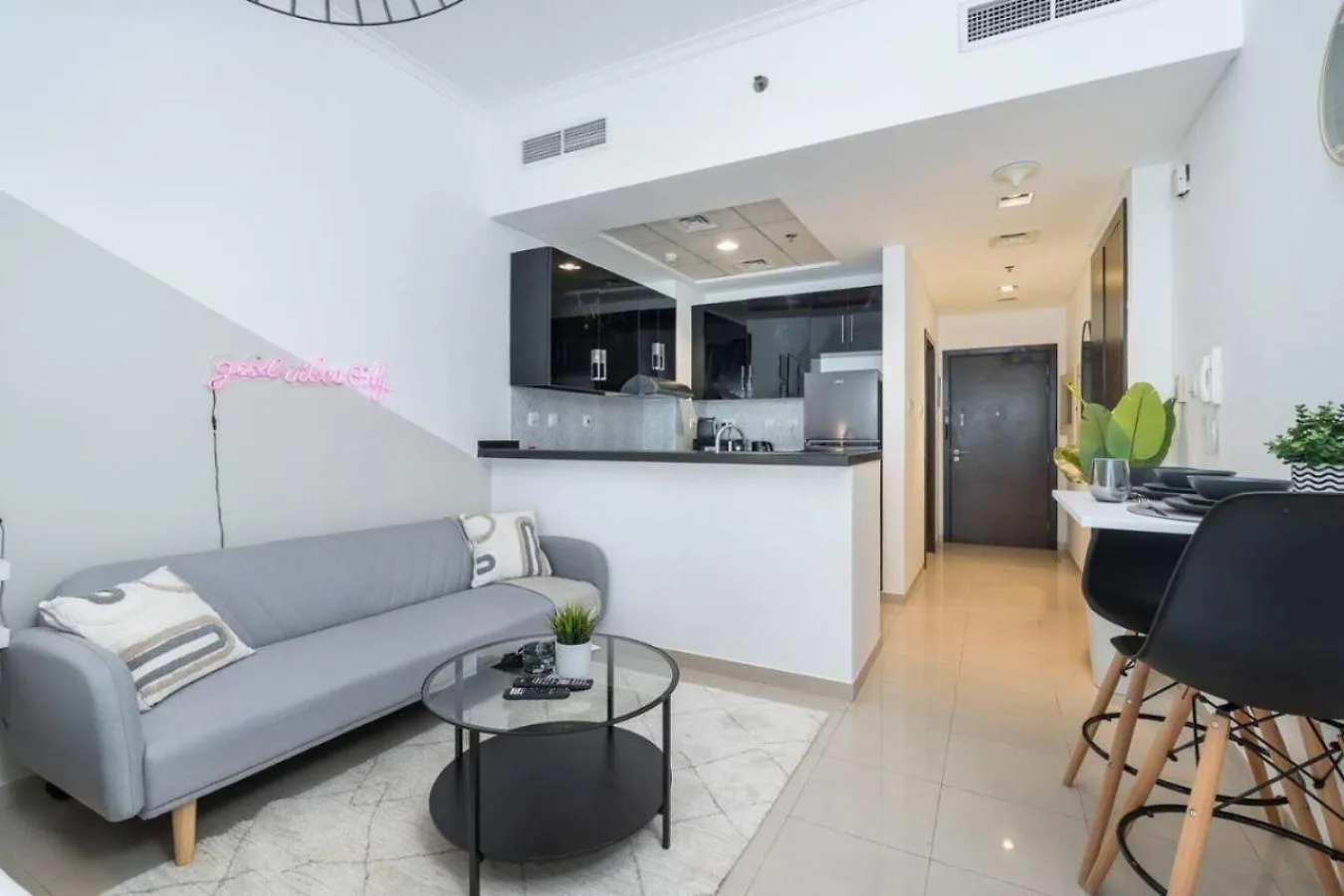 Sunrise Homes - A Modern Studio Near Jbr Beach Dubai