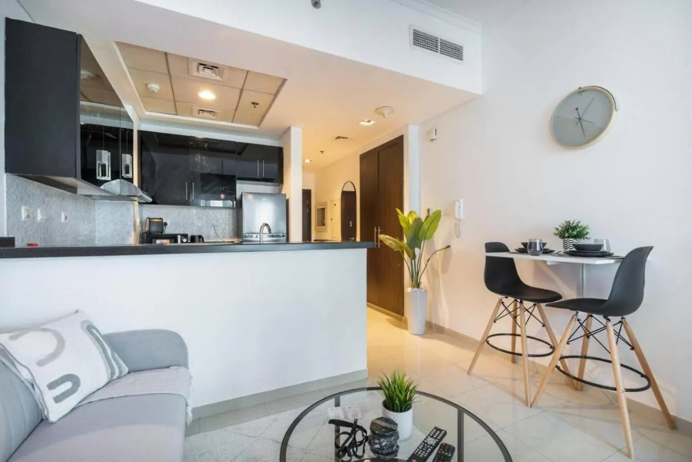 Sunrise Homes - A Modern Studio Near Jbr Beach Dubai United Arab Emirates