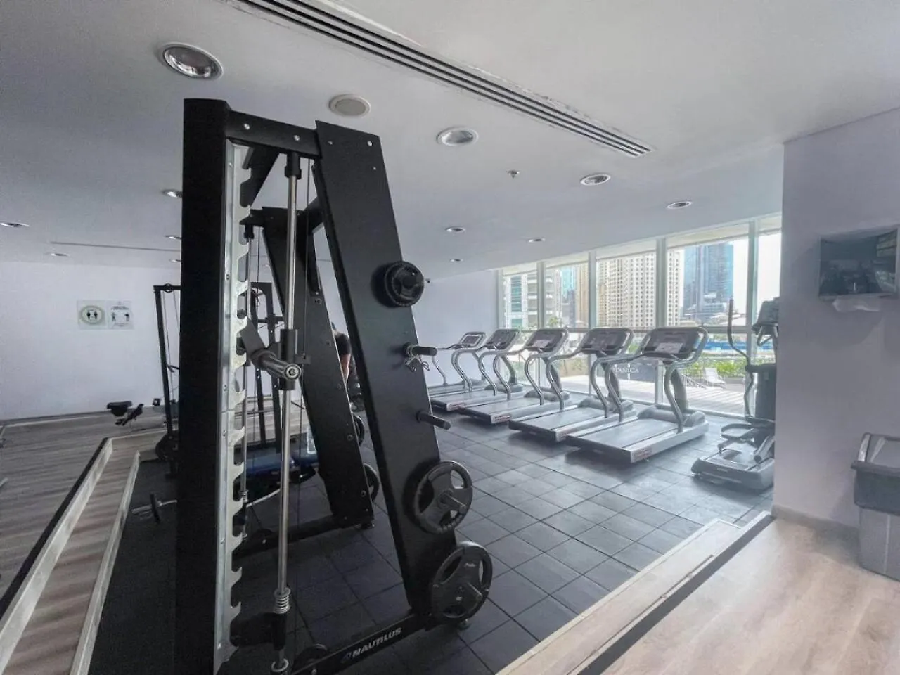 Sunrise Homes - A Modern Studio Near Jbr Beach Dubai Apartment